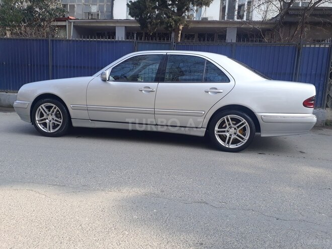 Mercedes E 220 2002, 279,000 km - 2.2 l - Bakı