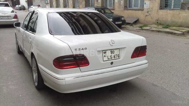 Mercedes E 280 2001, 208,000 km - 2.8 l - Bakı