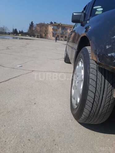Mercedes E 200 1989, 300,000 km - 2.0 л - Bakı