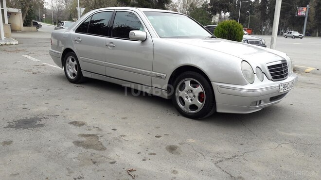 Mercedes E 220 1999, 242,000 km - 2.2 l - Mingəçevir