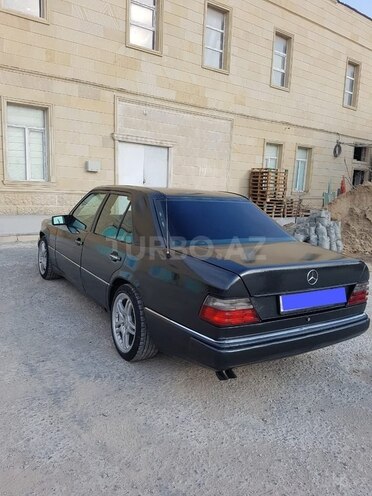 Mercedes E 260 1990, 270,000 km - 3.0 л - Bakı