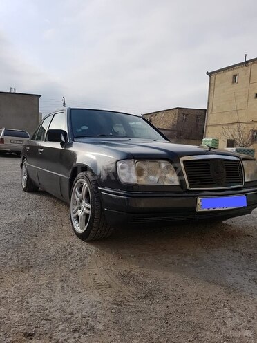 Mercedes E 260 1990, 270,000 km - 3.0 л - Bakı