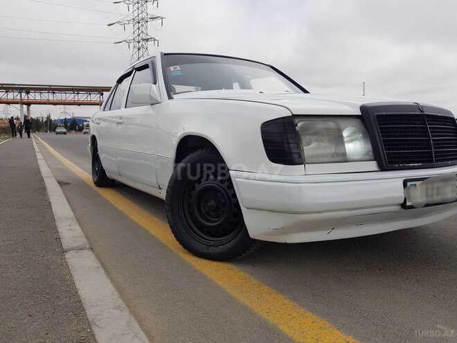 Mercedes E 230 1987, 354,680 km - 2.3 l - Bakı