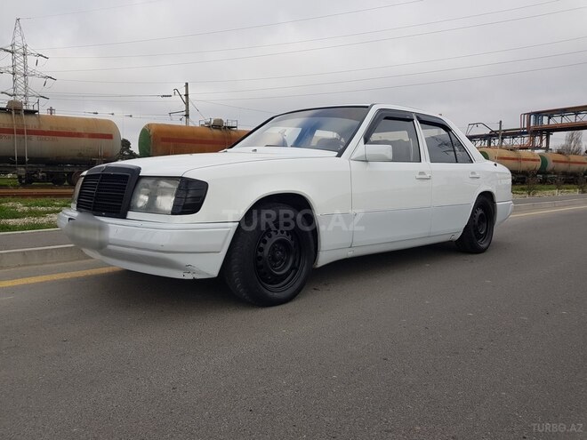Mercedes E 230 1987, 354,680 km - 2.3 l - Bakı