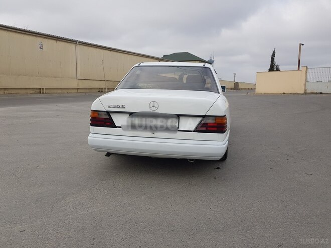 Mercedes E 230 1987, 354,680 km - 2.3 l - Bakı