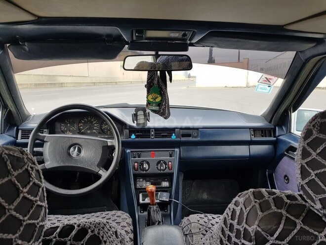 Mercedes E 230 1987, 354,680 km - 2.3 l - Bakı