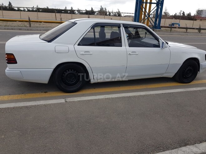 Mercedes E 230 1987, 354,680 km - 2.3 l - Bakı
