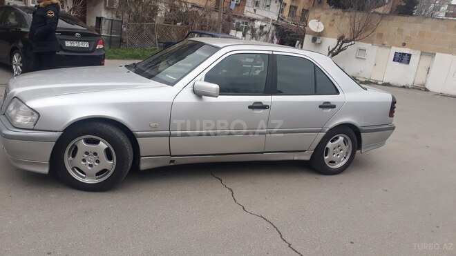 Mercedes C 220 1998, 318,500 km - 2.2 l - Bakı