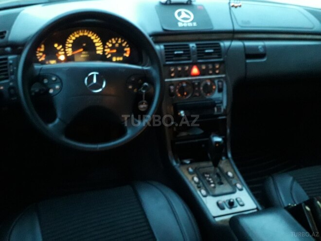 Mercedes E 240 2001, 196,000 km - 2.4 l - Bakı