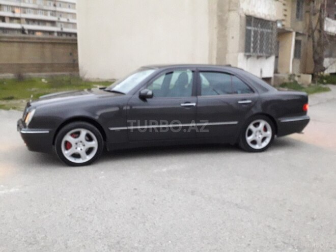 Mercedes E 240 2001, 196,000 km - 2.4 l - Bakı