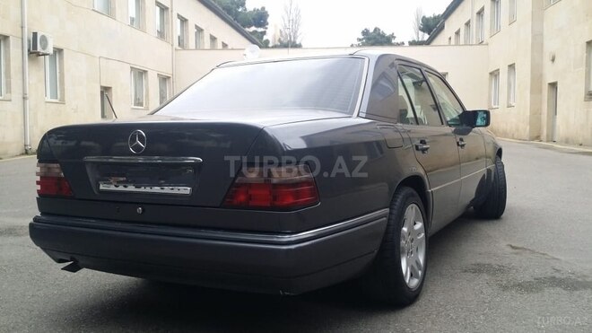 Mercedes E 200 1995, 456,000 km - 2.0 l - Bakı