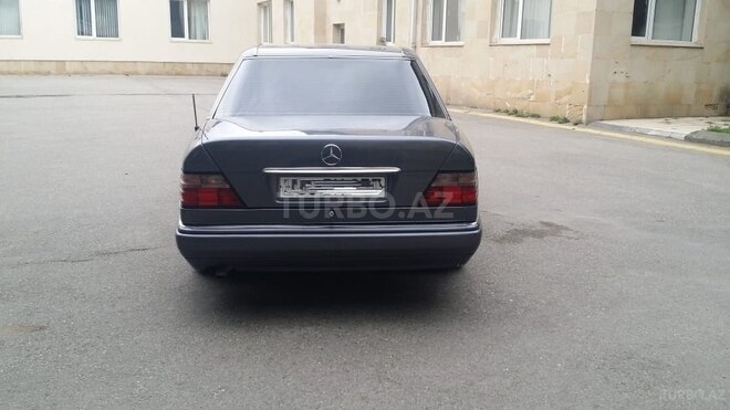 Mercedes E 200 1995, 456,000 km - 2.0 l - Bakı