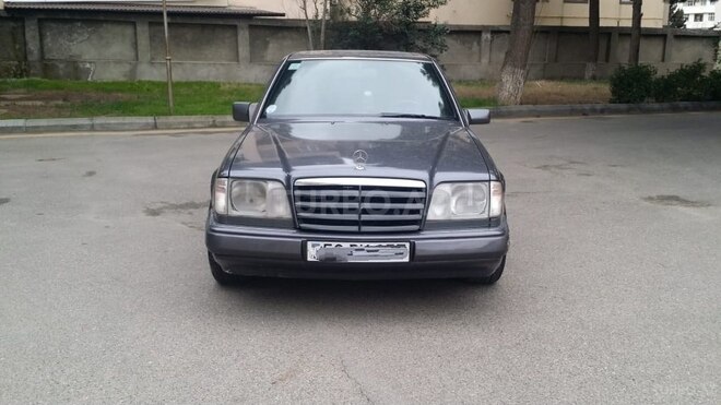 Mercedes E 200 1995, 456,000 km - 2.0 l - Bakı