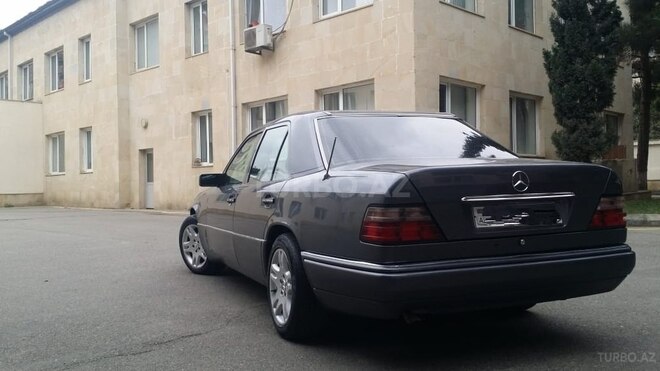 Mercedes E 200 1995, 456,000 km - 2.0 l - Bakı