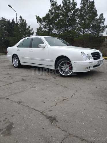 Mercedes E 260 2001, 313,000 km - 0.3 л - Bakı