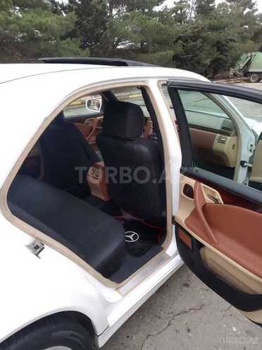Mercedes E 260 2001, 313,000 km - 0.3 л - Bakı