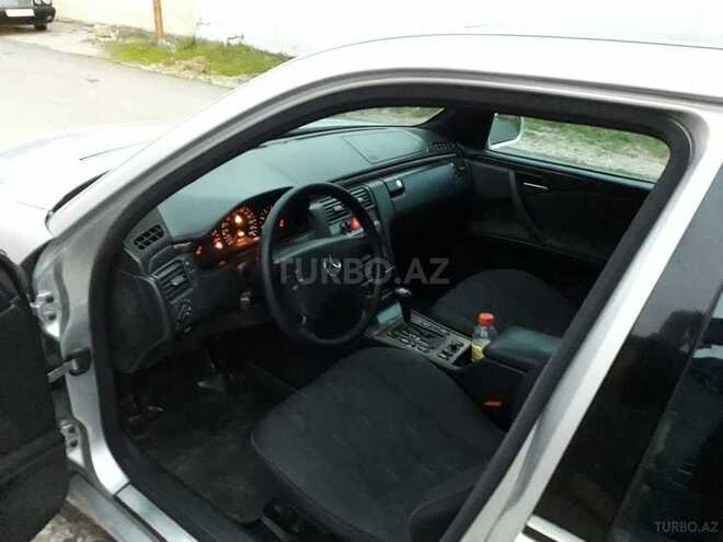 Mercedes E 240 1998, 300,000 km - 0.3 l - Bakı