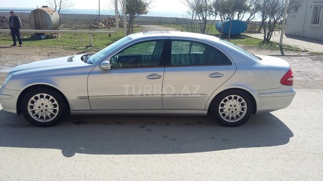 Mercedes E 240 2004, 261,000 km - 2.4 l - Bakı
