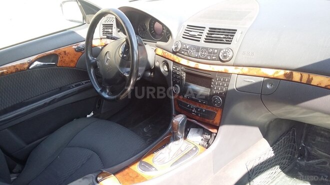 Mercedes E 240 2004, 261,000 km - 2.4 l - Bakı