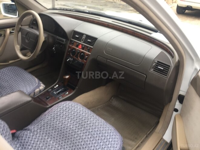 Mercedes C 220 1995, 301,567 km - 2.2 л - Bakı
