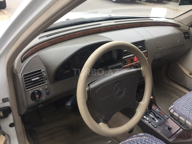 Mercedes C 220 1995, 301,567 km - 2.2 л - Bakı
