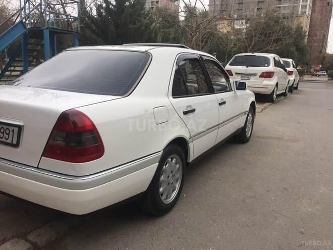 Mercedes C 220 1995, 301,567 km - 2.2 л - Bakı