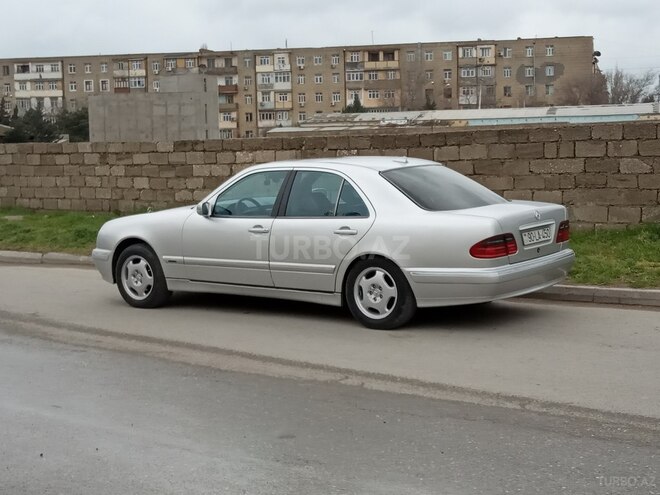 Mercedes E 220 2000, 291,000 km - 2.2 л - Bakı