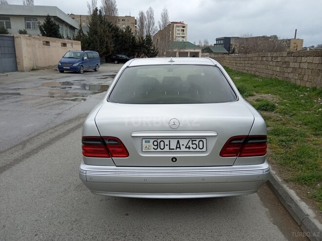 Mercedes E 220 2000, 291,000 km - 2.2 л - Bakı