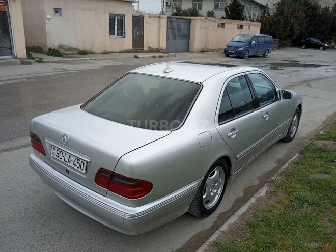 Mercedes E 220 2000, 291,000 km - 2.2 л - Bakı