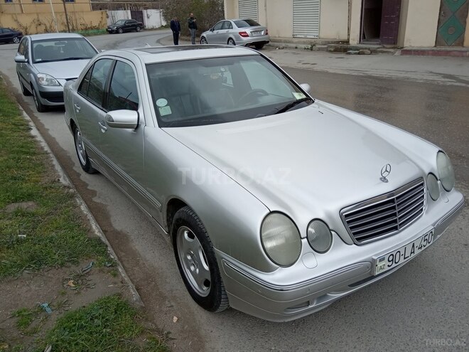 Mercedes E 220 2000, 291,000 km - 2.2 л - Bakı