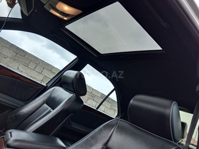 Mercedes E 220 2000, 291,000 km - 2.2 л - Bakı