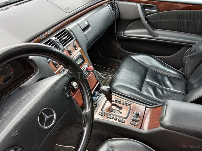 Mercedes E 220 2000, 291,000 km - 2.2 л - Bakı