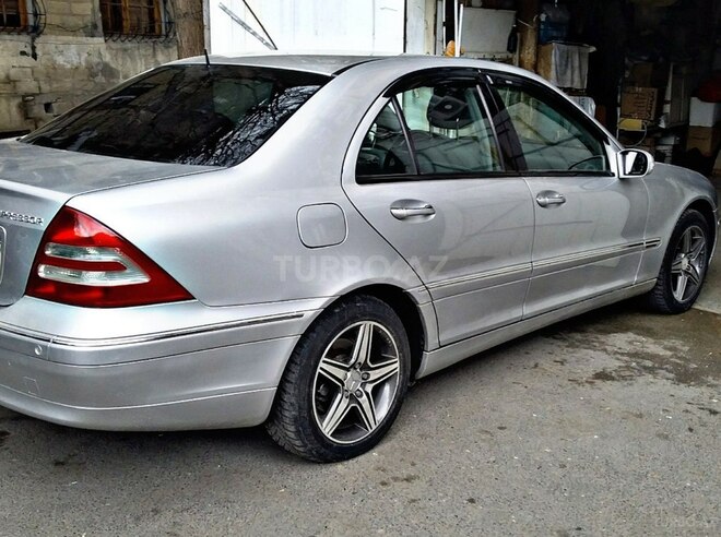 Mercedes C 200 2000, 200,120 km - 2.0 l - Bakı