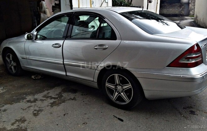 Mercedes C 200 2000, 200,120 km - 2.0 l - Bakı