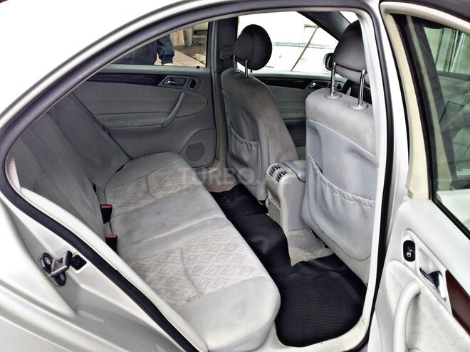 Mercedes C 200 2000, 200,120 km - 2.0 l - Bakı