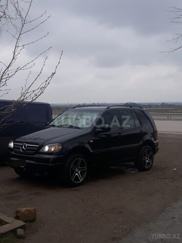 Mercedes ML 320 2000, 260,000 km - 3.2 л - Gəncə