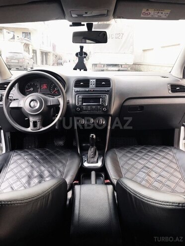 Volkswagen Polo 2014, 112,000 km - 1.6 l - Bakı
