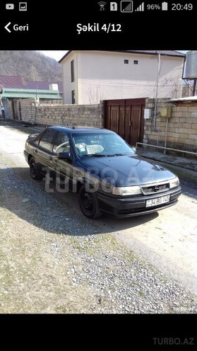 Opel Vectra 1994, 345,210 km - 1.6 l - Qax