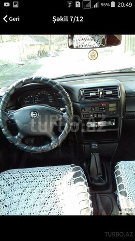 Opel Vectra 1994, 345,210 km - 1.6 l - Qax
