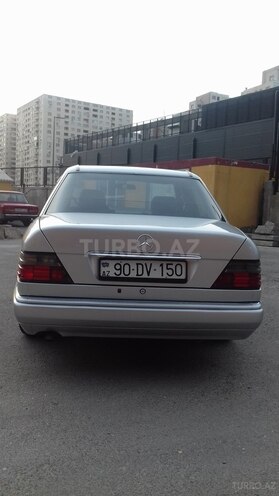 Mercedes E 200 1994, 342,000 km - 2.0 l - Bakı