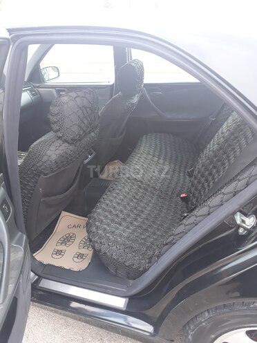 Mercedes E 240 2002, 235,000 km - 2.6 l - Bakı