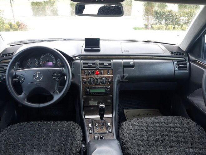 Mercedes E 240 2002, 235,000 km - 2.6 l - Bakı