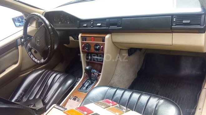 Mercedes E 200 1991, 325,896 km - 2.0 l - Bakı