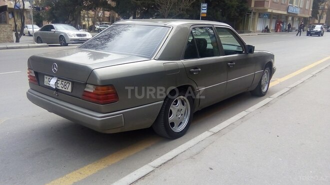 Mercedes E 200 1991, 325,896 km - 2.0 l - Bakı