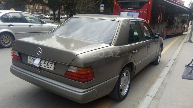 Mercedes E 200 1991, 325,896 km - 2.0 l - Bakı