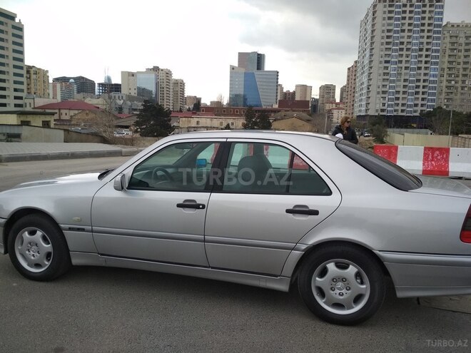 Mercedes C 200 2000, 225,000 km - 2.0 l - Bakı