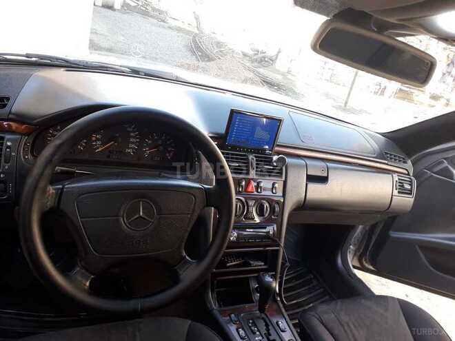 Mercedes E 230 1997, 320,000 km - 2.3 л - Xırdalan
