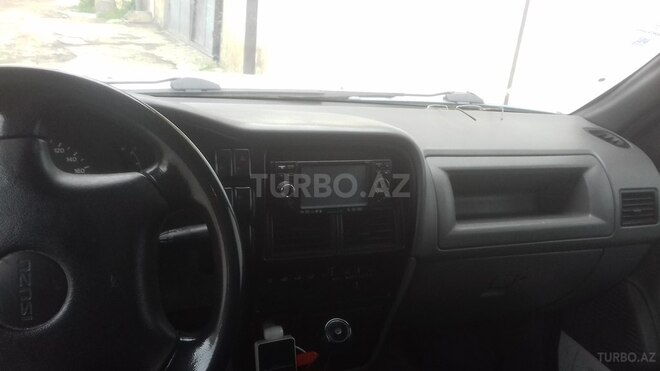 Isuzu  2002, 172,839 km - 2.3 l - Bakı