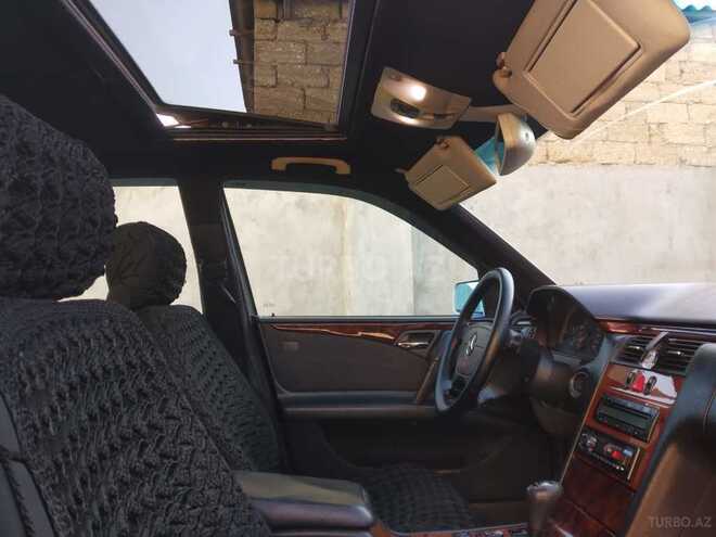 Mercedes E 240 1999, 322,000 km - 2.4 l - Bakı
