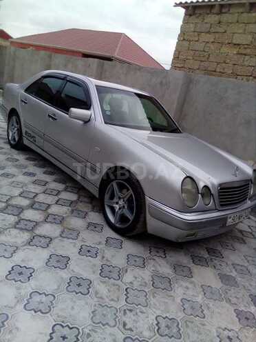 Mercedes E 240 1999, 322,000 km - 2.4 l - Bakı